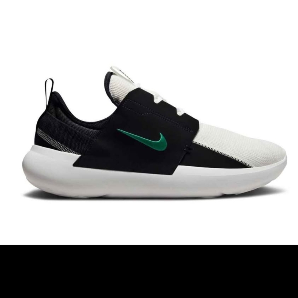 Nike Black and White Sneakers with Velcro Strap